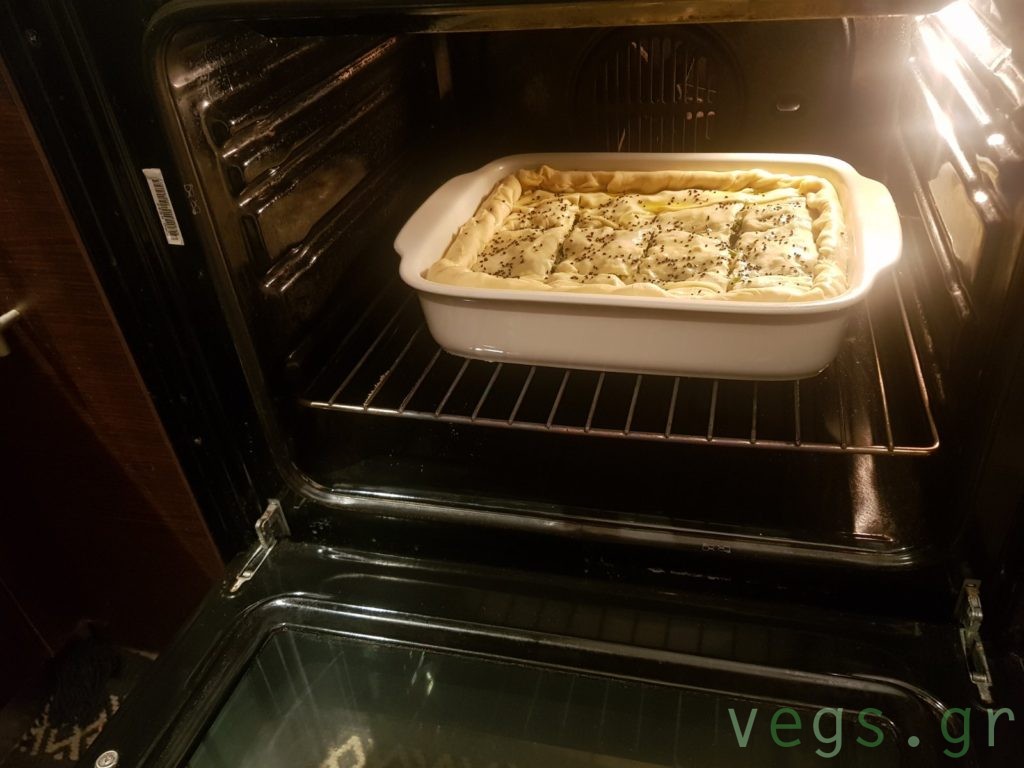 χορτοπιτα, νηστισιμη χορτόπιτα, vegan χορτοπιτα, σπανακοπιτα, πιτα, πίτα, σπιτικο φυλλο, τραγανο φυλλο, στον φουρνο, συνταγη, vegan, σπανακι, σεσκουλα, σεσκουλο, πρασο, πράσα, συνταγές της γιαγιας, παραδοσιακη συνταγη, συνταγη στο youtube, vegan_ml, vegan ml, τοφου, tofu, ζυμαρι, φυλλο ζυμης, κινοα